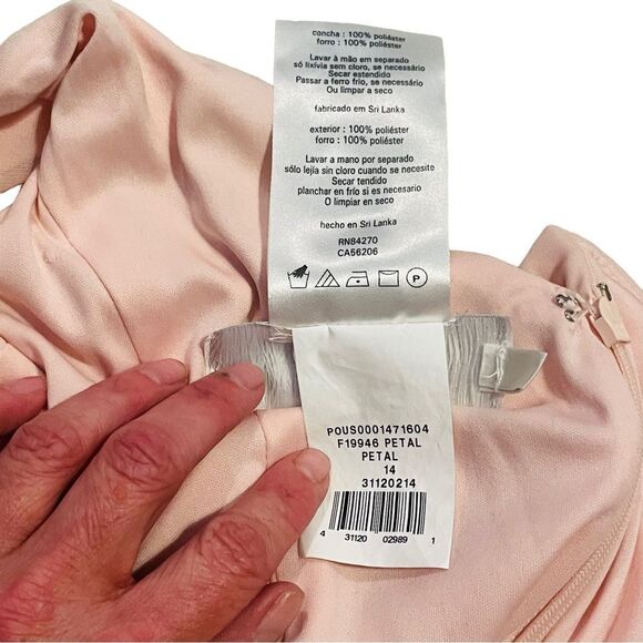 David's Bridal F19946 Petal Bridesmaid Dress - 14 - Picture 11 of 16